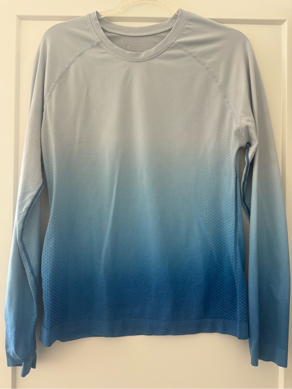 Men's Gradient Blue Long-Sleeve Sweater